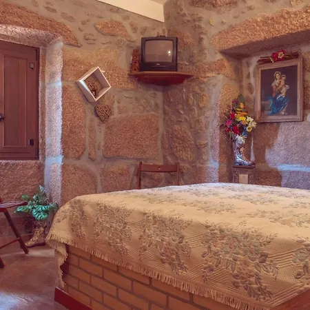 2 Bedrooms House With Furnished Terrace And Wifi At 2 Km Away From The Сasa de vacaciones Fornos de Algodres