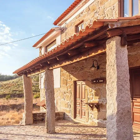Сasa de vacaciones 2 Bedrooms House With Furnished Terrace And Wifi At 2 Km Away From The *
